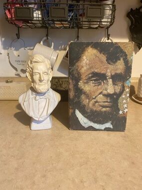 Vintage 70s Avon President Abraham Lincoln Decanter Collectible Tai Winds After